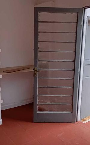 Casa à venda com 180m², 3 quartos e sem vaga Casa à venda com 180m², 3 quartos e sem vagaEntrada