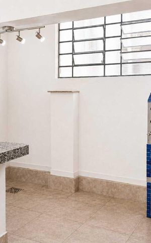 Casa à venda com 180m², 3 quartos e sem vaga Casa à venda com 180m², 3 quartos e sem vagaÁrea externa