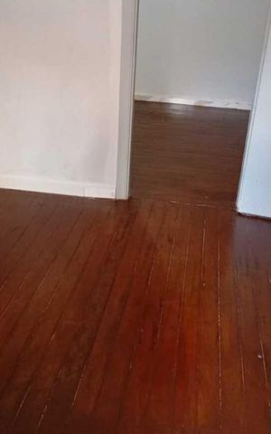 Casa à venda com 180m², 3 quartos e sem vaga Casa à venda com 180m², 3 quartos e sem vagaQuarto