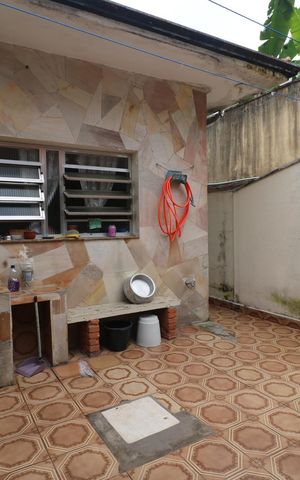 Casa à venda com 220m², 3 quartos e 3 vagas Casa à venda com 220m², 3 quartos e 3 vagasChurrasqueira