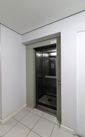 Apartamento à venda com 90m², 2 quartos e 1 vagaÁrea comum - Elevador