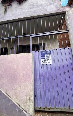Casa à venda com 99m², 3 quartos e sem vaga Casa à venda com 99m², 3 quartos e sem vagaFachada