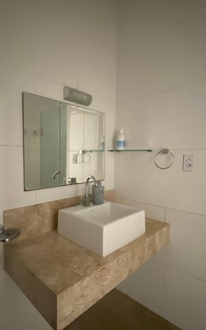 Apartamento à venda com 1300m², 2 quartos e sem vagaBanheiro