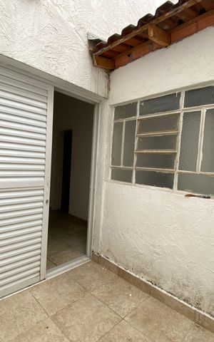 Apartamento à venda com 1300m², 2 quartos e sem vagaQuintal