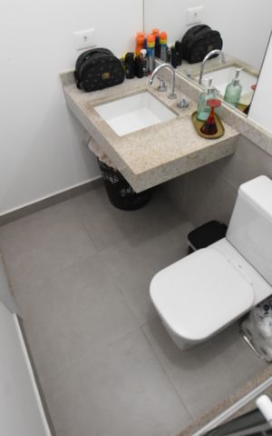Apartamento à venda com 75m², 2 quartos e 1 vagaBanheiro 2