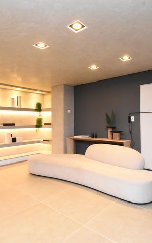 Apartamento à venda com 75m², 2 quartos e 1 vagaÁrea comum - Hall de Entrada