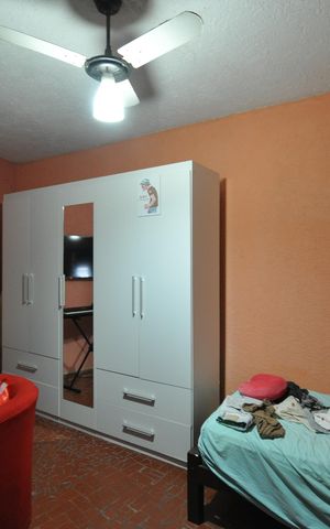 Casa à venda com 196m², 2 quartos e 1 vagaQuarto de serviço
