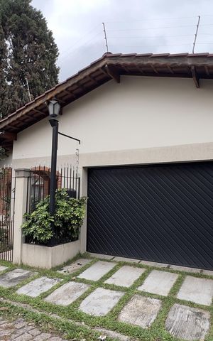 Casa para alugar com 575m², 3 quartos e 5 vagas Casa para alugar com 575m², 3 quartos e 5 vagasFachada com placa