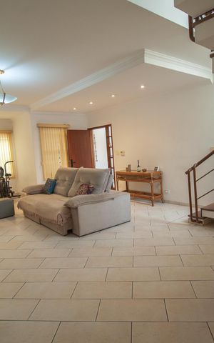 Casa à venda com 307m², 3 quartos e 2 vagas