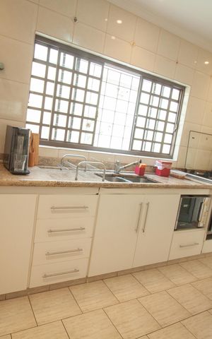 Casa à venda com 307m², 3 quartos e 2 vagas
