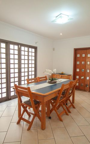 Casa à venda com 307m², 3 quartos e 2 vagas