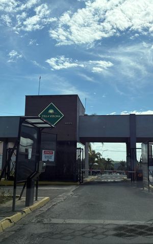 Casa de condomínio para alugar com 240m², 3 quartos e 4 vagasFachada e portaria