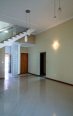 Casa de condomínio para alugar com 240m², 3 quartos e 4 vagas Casa de condomínio para alugar com 240m², 3 quartos e 4 vagasSala