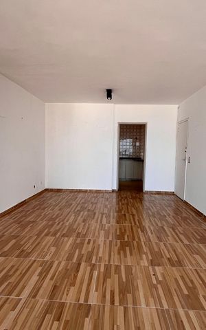 Apartamento à venda com 80m², 1 quarto e 2 vagas Apartamento à venda com 80m², 1 quarto e 2 vagasSala
