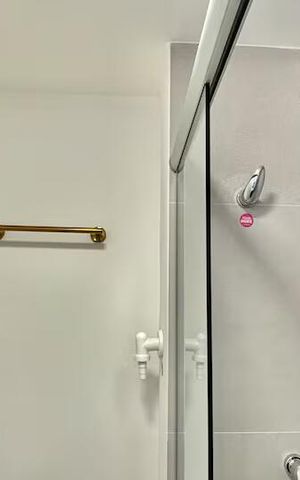 Studio para alugar com 30m², 1 quarto e sem vaga Studio para alugar com 30m², 1 quarto e sem vagaBanheiro