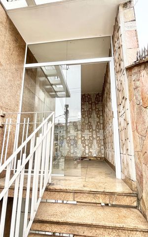 Casa para alugar com 176m², 4 quartos e 3 vagas Casa para alugar com 176m², 4 quartos e 3 vagasEntrada
