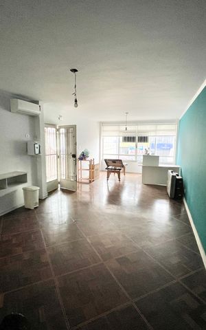 Casa para alugar com 176m², 4 quartos e 3 vagas Casa para alugar com 176m², 4 quartos e 3 vagasSala