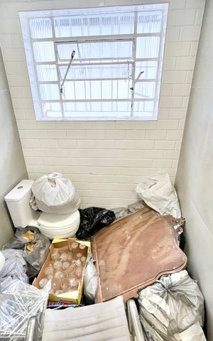 Casa para alugar com 176m², 4 quartos e 3 vagas Casa para alugar com 176m², 4 quartos e 3 vagasBanheiro
