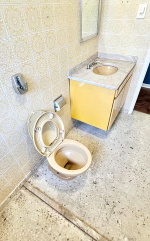 Casa para alugar com 176m², 4 quartos e 3 vagas Casa para alugar com 176m², 4 quartos e 3 vagasBanheiro