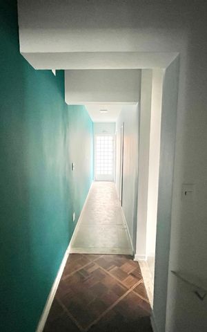 Casa para alugar com 176m², 4 quartos e 3 vagas Casa para alugar com 176m², 4 quartos e 3 vagasCorredor