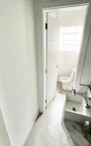 Casa para alugar com 176m², 4 quartos e 3 vagas Casa para alugar com 176m², 4 quartos e 3 vagasBanheiro