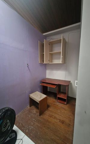 Casa à venda com 137m², 4 quartos e 2 vagasEscritório 