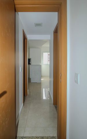 Apartamento à venda com 60m², 2 quartos e 1 vaga Apartamento à venda com 60m², 2 quartos e 1 vagaCorredor
