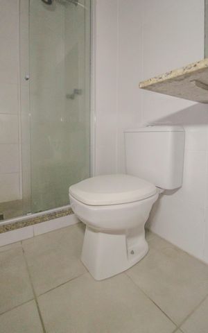 Apartamento à venda com 60m², 2 quartos e 1 vaga Apartamento à venda com 60m², 2 quartos e 1 vagaBanheiro da Suíte