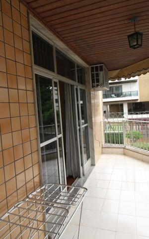 Apartamento à venda com 142m², 3 quartos e 3 vagasVaranda