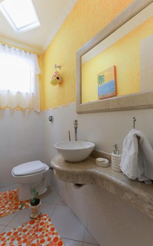 Casa à venda com 168m², 3 quartos e 4 vagas Casa à venda com 168m², 3 quartos e 4 vagasLavabo