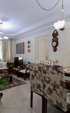 Casa à venda com 168m², 3 quartos e 4 vagas Casa à venda com 168m², 3 quartos e 4 vagasSala