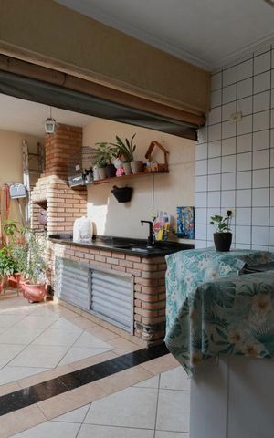 Casa à venda com 168m², 3 quartos e 4 vagas Casa à venda com 168m², 3 quartos e 4 vagasÁrea de serviço