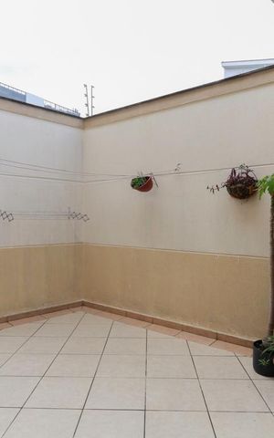 Casa à venda com 168m², 3 quartos e 4 vagas Casa à venda com 168m², 3 quartos e 4 vagasÁrea de lazer e quintal