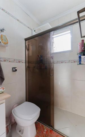 Casa à venda com 168m², 3 quartos e 4 vagas Casa à venda com 168m², 3 quartos e 4 vagasBanheiro da suíte 3