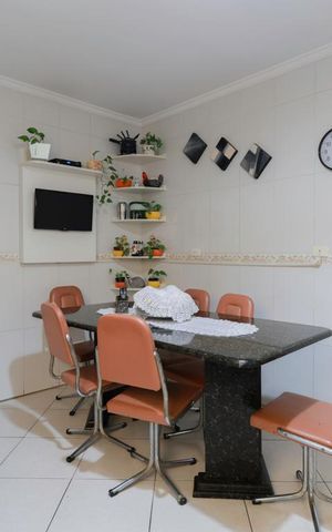 Casa à venda com 168m², 3 quartos e 4 vagas Casa à venda com 168m², 3 quartos e 4 vagasCozinha