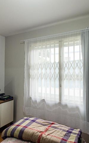 Casa à venda com 180m², 3 quartos e 3 vagas Casa à venda com 180m², 3 quartos e 3 vagasQuarto 1