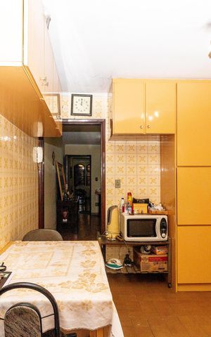 Casa à venda com 198m², 5 quartos e 4 vagas Casa à venda com 198m², 5 quartos e 4 vagasCozinha