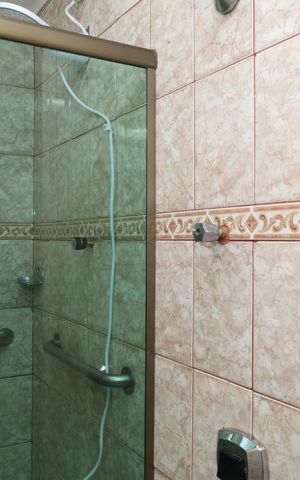 Casa à venda com 180m², 3 quartos e 2 vagasBanheiro 1 - Suíte