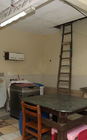 Casa à venda com 180m², 3 quartos e 2 vagasÁrea de Serviço