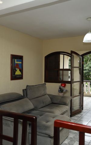 Casa à venda com 180m², 3 quartos e 2 vagasSala