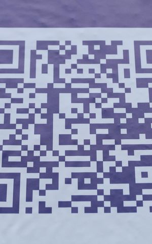 Casa à venda com 180m², 3 quartos e 2 vagasPlaca instalada no portão do imóvel - Código da placa: HBJM-6