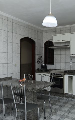 Casa à venda com 180m², 3 quartos e 2 vagasCozinha