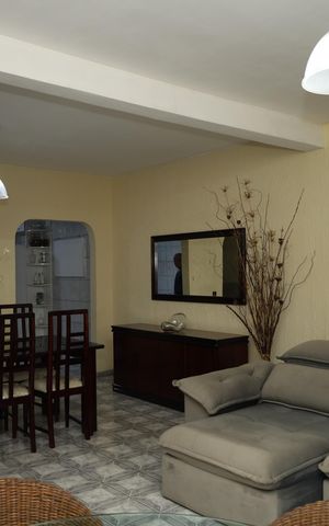 Casa à venda com 180m², 3 quartos e 2 vagasSala