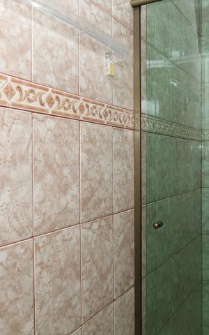Casa à venda com 180m², 3 quartos e 2 vagasBanheiro 1 - Suíte