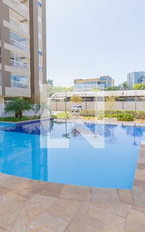 Apartamento à venda com 72m², 2 quartos e 2 vagas Apartamento à venda com 72m², 2 quartos e 2 vagasÁrea comum - Piscina