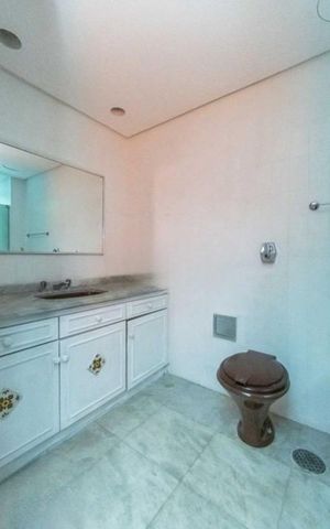 Apartamento para alugar com 151m², 3 quartos e 1 vaga Apartamento para alugar com 151m², 3 quartos e 1 vagaBanheiro 1
