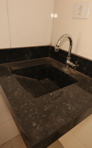 Apartamento à venda com 98m², 2 quartos e 1 vagaBanheiro Social - Pia