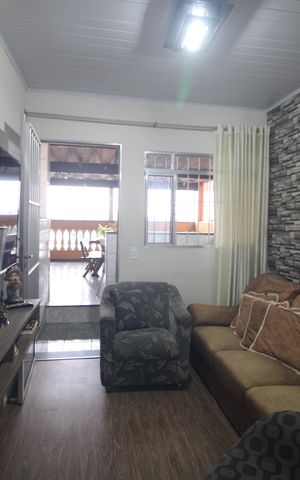 Casa à venda com 200m², 4 quartos e 4 vagasCasa 2 / sala