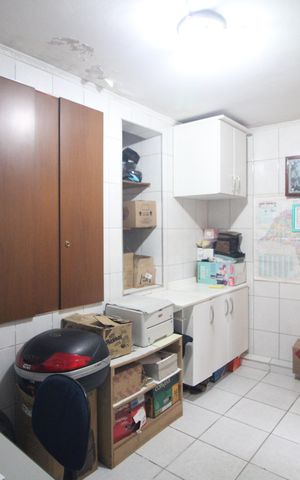 Casa à venda com 200m², 4 quartos e 4 vagasEscritório