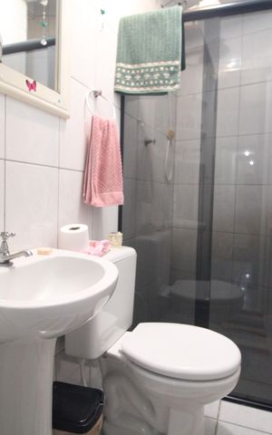 Casa à venda com 200m², 4 quartos e 4 vagasBanheiro da suíte